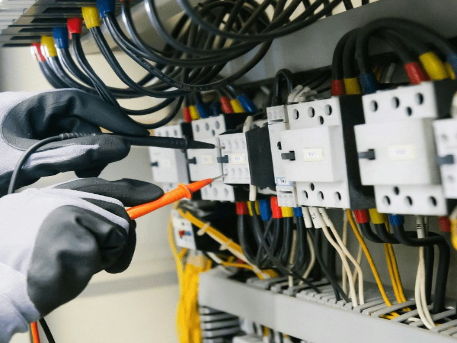 métiers dans le btp : électricien