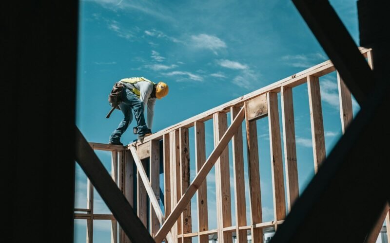 Les métiers dans le BTP : guide de quelqu&rsquo;un qui a grandi sur les chantiers