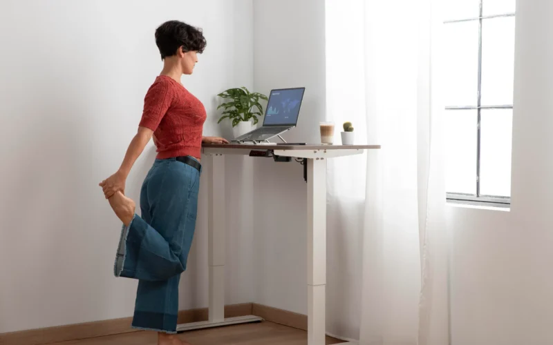 Bureau rétractable : types, dimensions et installation (guide complet)